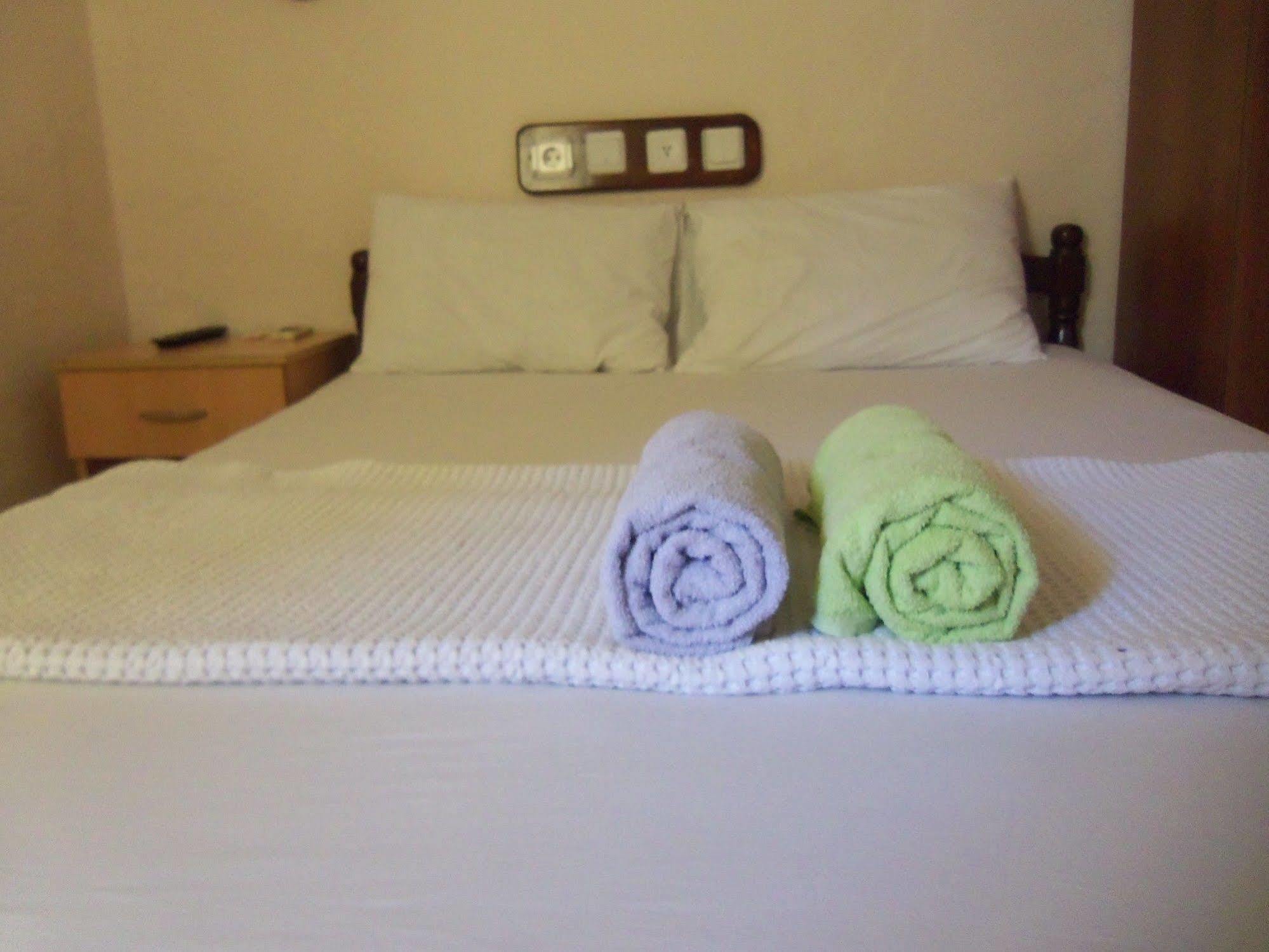 Pinara Pension & Guesthouse เฟทิเย ภายนอก รูปภาพ